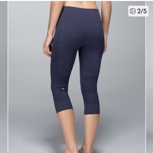 Lululemon Seemlessly Street Crop Legging Sz 4 Navy Blue Heathered Seamless